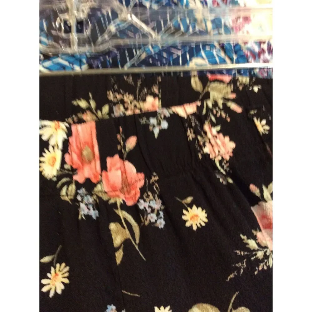 Forever 21 Small cottage rose floral black shorts lined mini 2